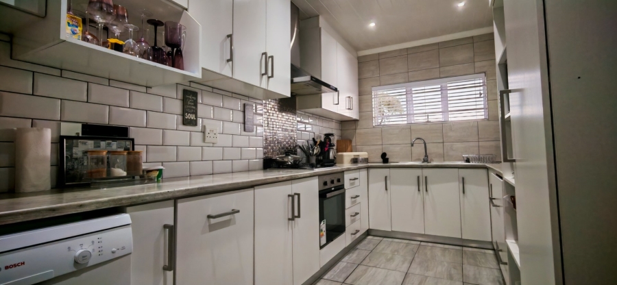 3 Bedroom Property for Sale in Ferness Estate Western Cape